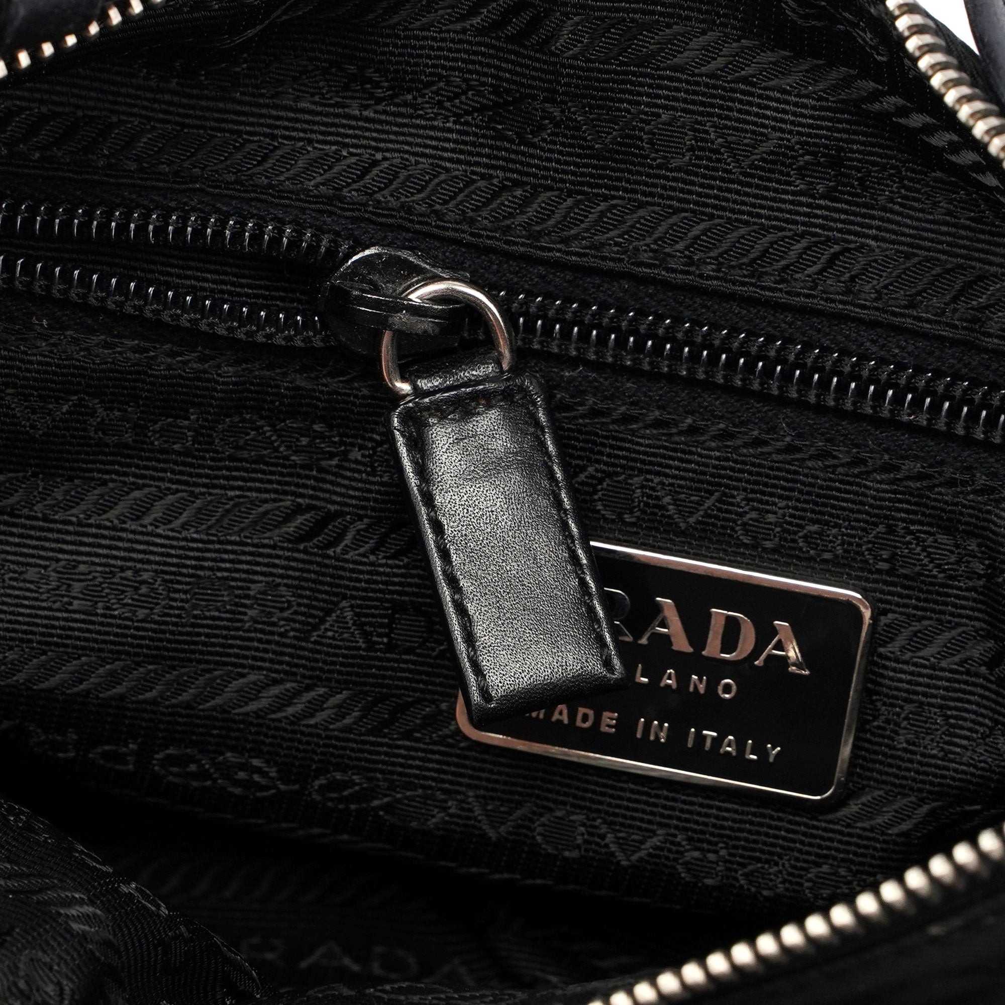 Prada Mini sac à main Prada Tessuto en nylon et cuir noirs
