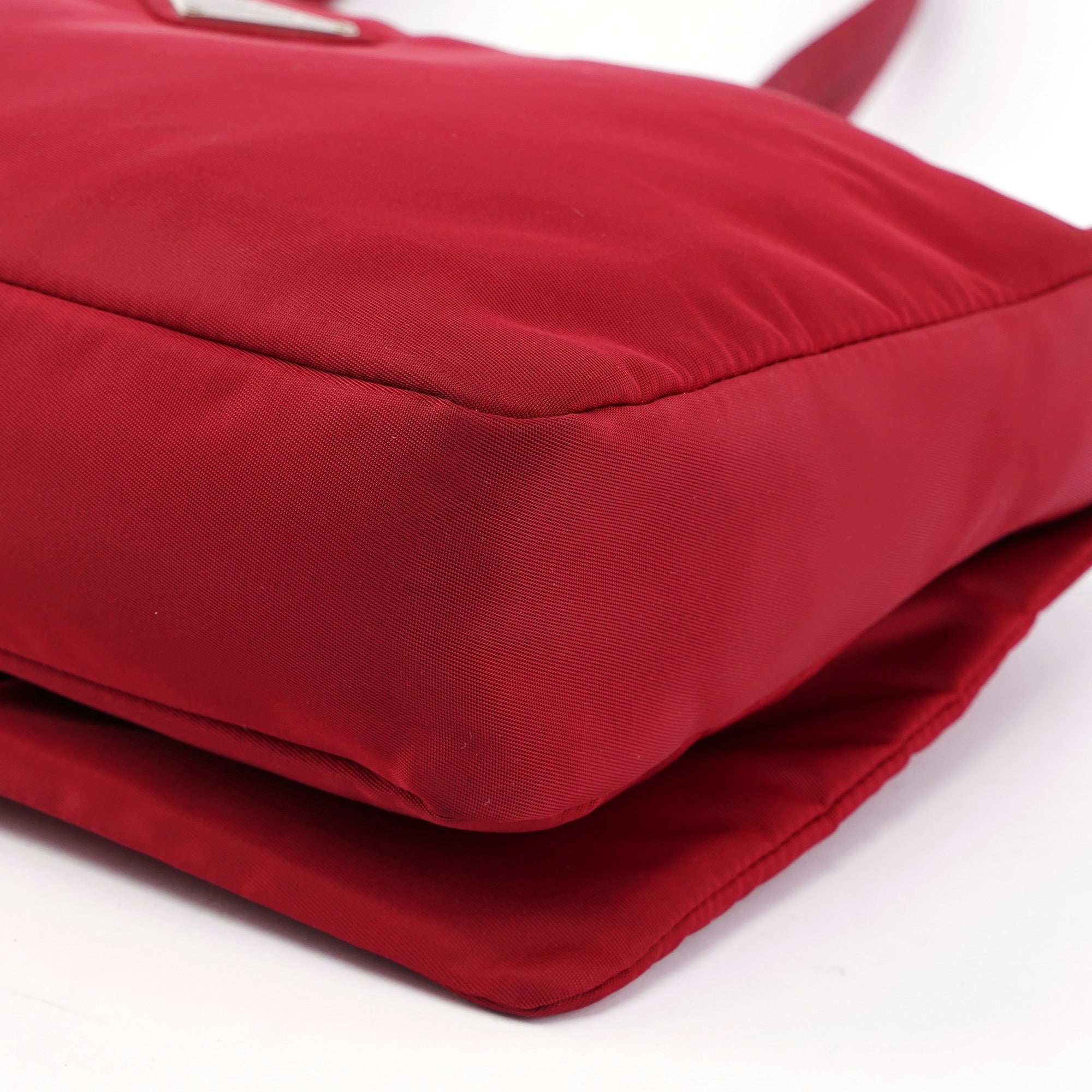 Prada Sac porté épaule Tessuto en nylon rouge