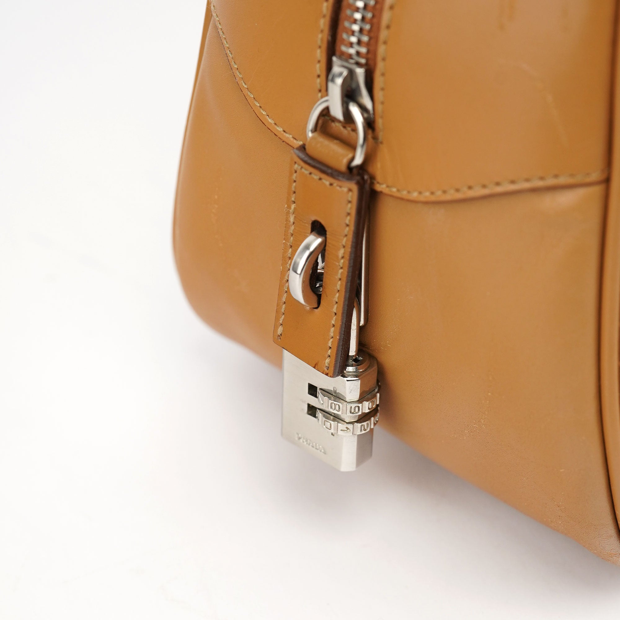 Prada Printemps 2000 Sac bowling en cuir beige