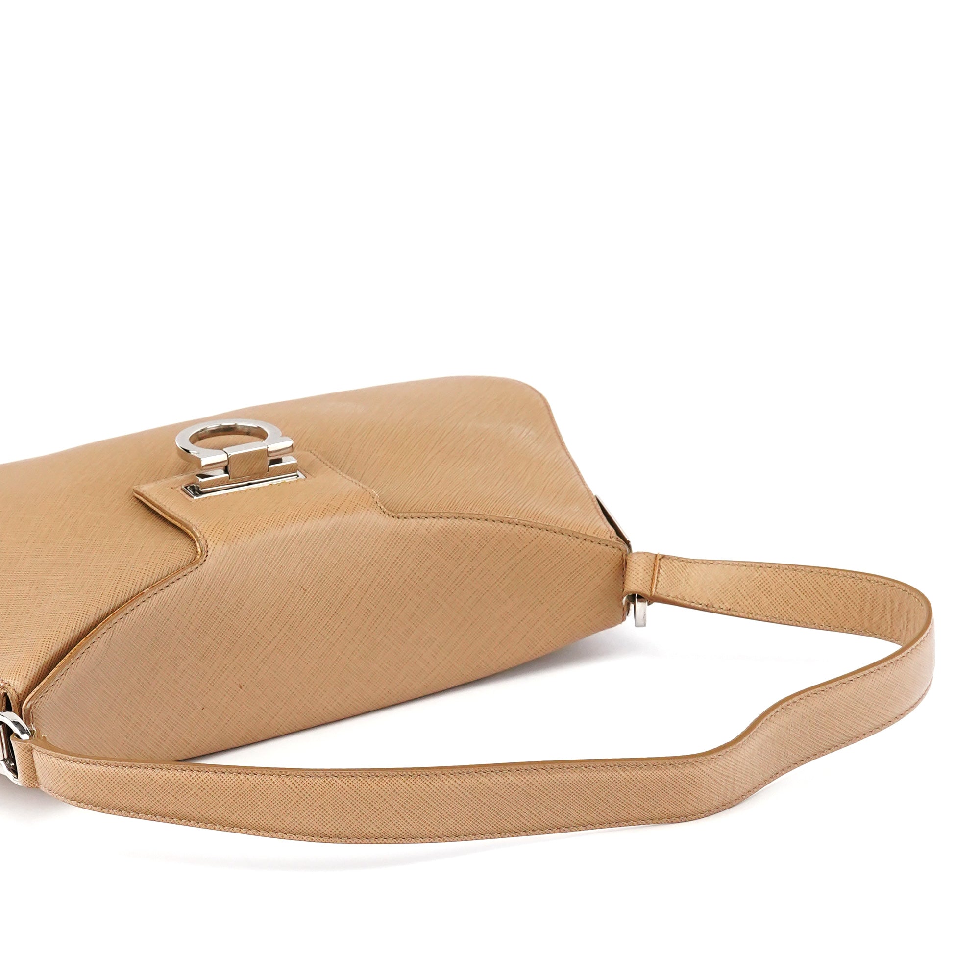 Salvatore Ferragamo Sac porté épaule en cuir beige