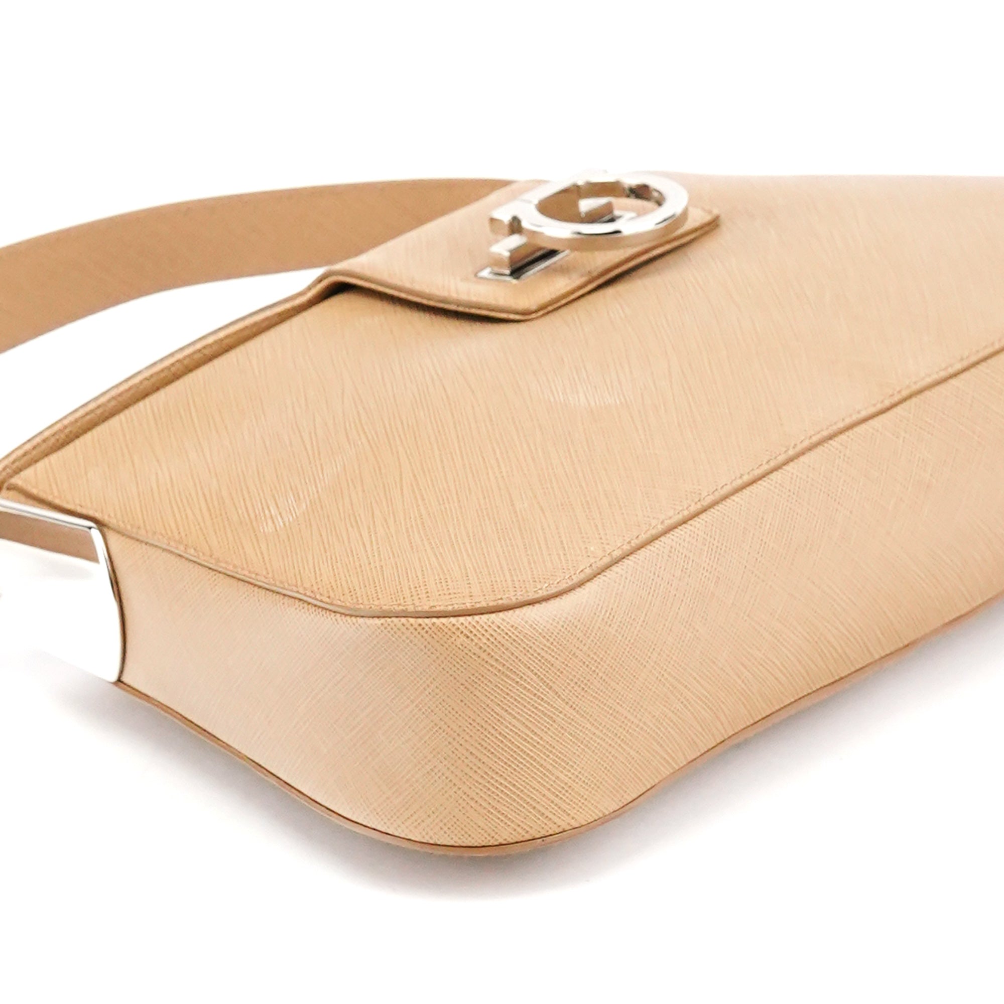Salvatore Ferragamo Sac porté épaule en cuir beige