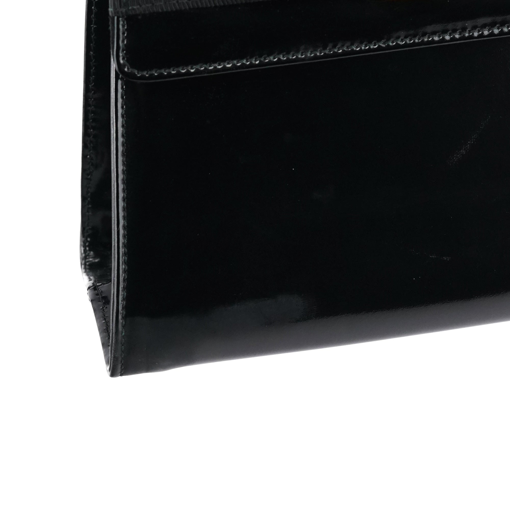 Salvatore Ferragamo Sac à poignée en cuir verni noir