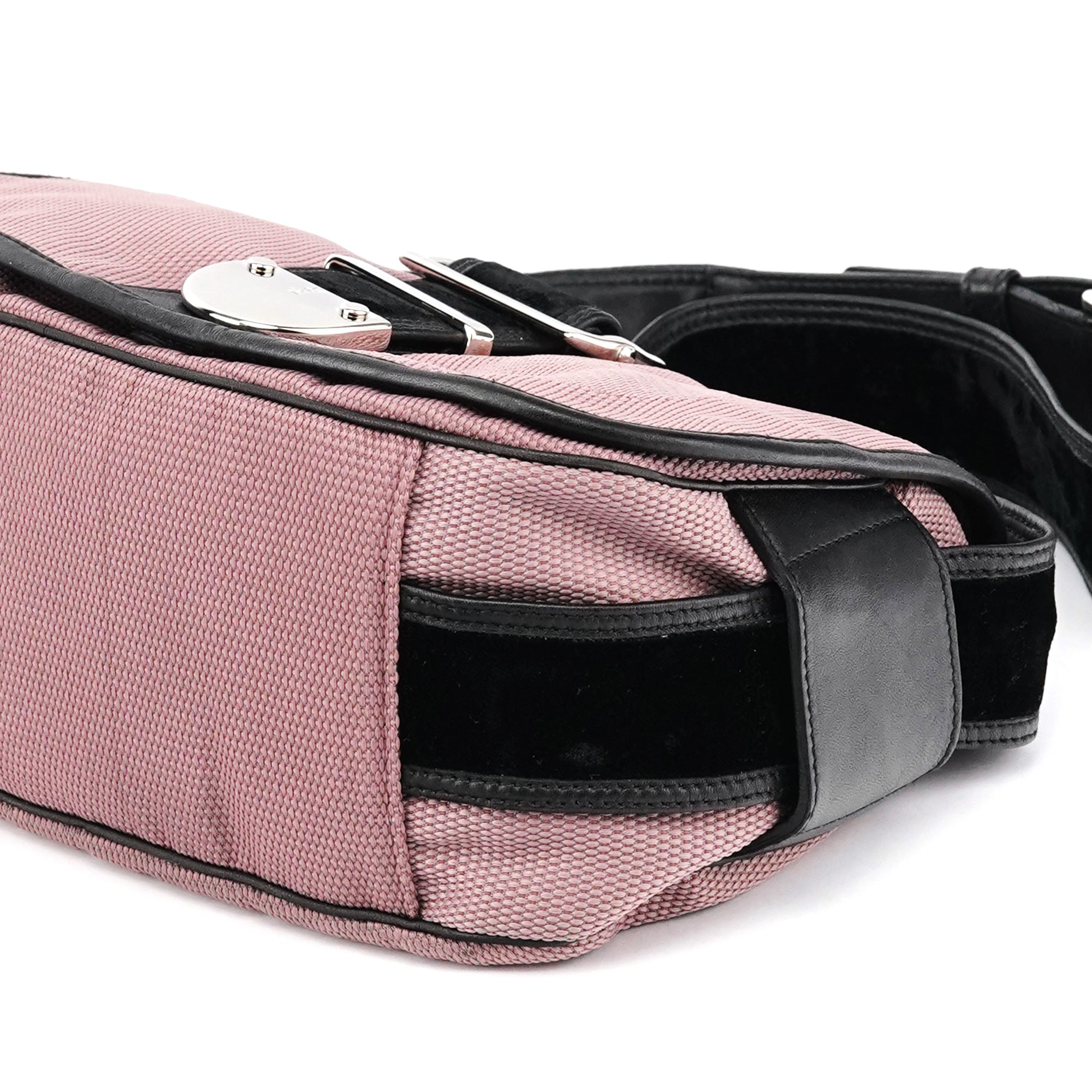 Yves Saint Laurent 120456 Schultertasche mit Schnalle aus Nylon in Rosa und Samt