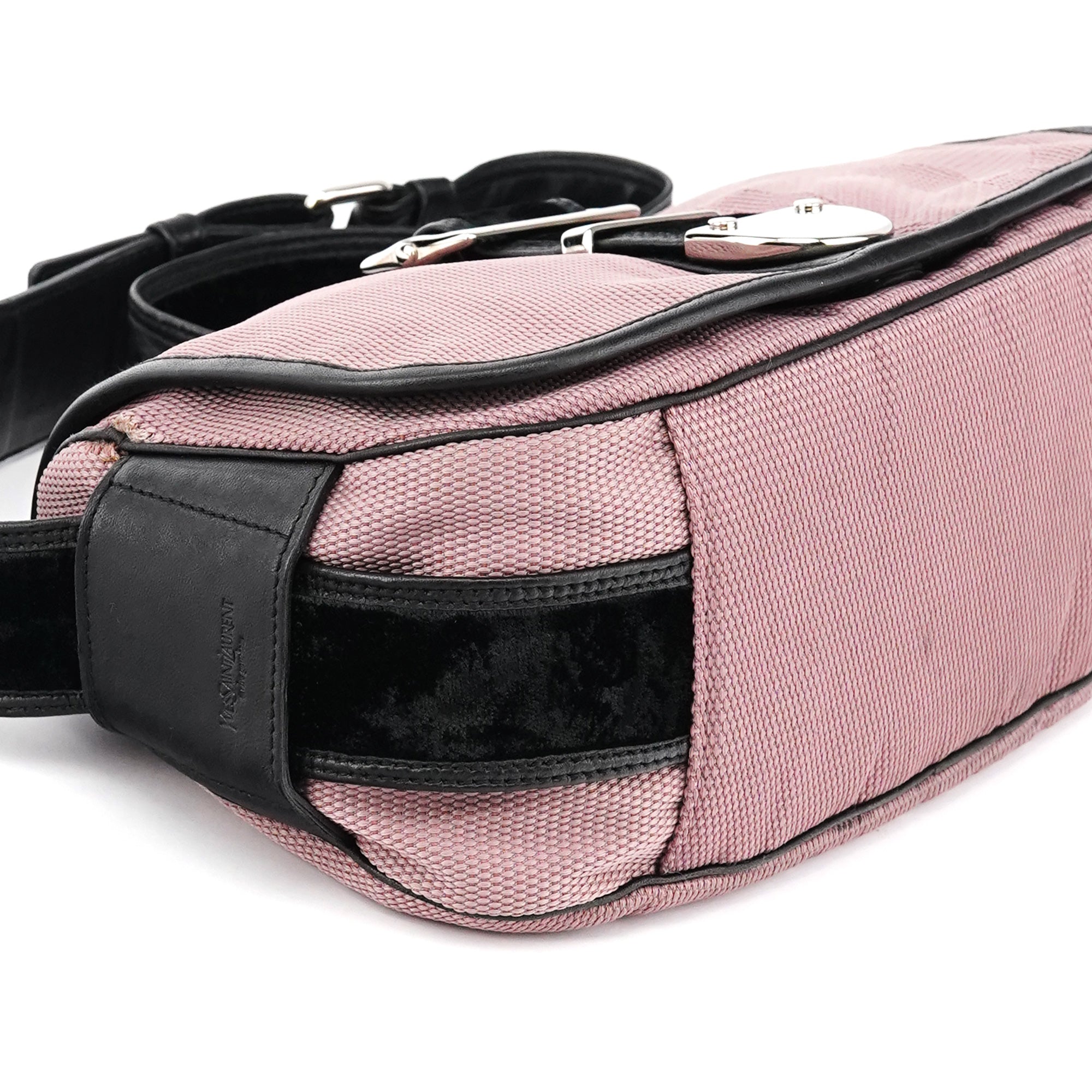 Yves Saint Laurent 120456 Schultertasche mit Schnalle aus Nylon in Rosa und Samt