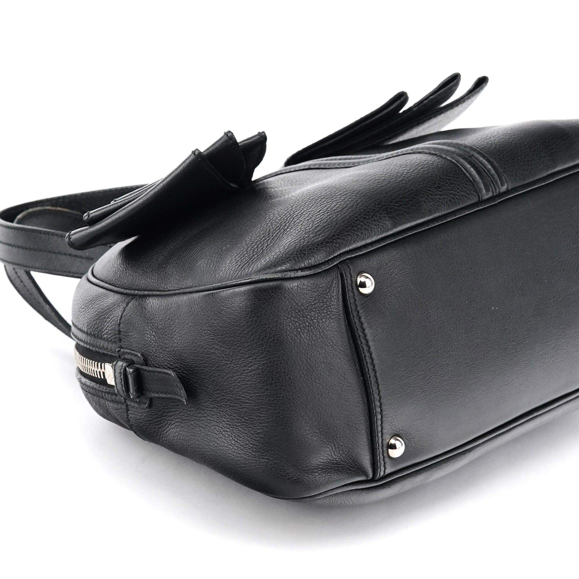 Yves Saint Laurent 220177 Sac cabas à nœud en cuir grainé noir