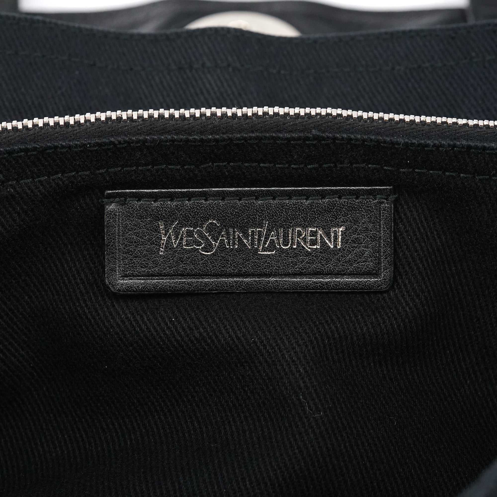 Yves Saint Laurent 289278 Sac deux portés Muse Two en cuir noir