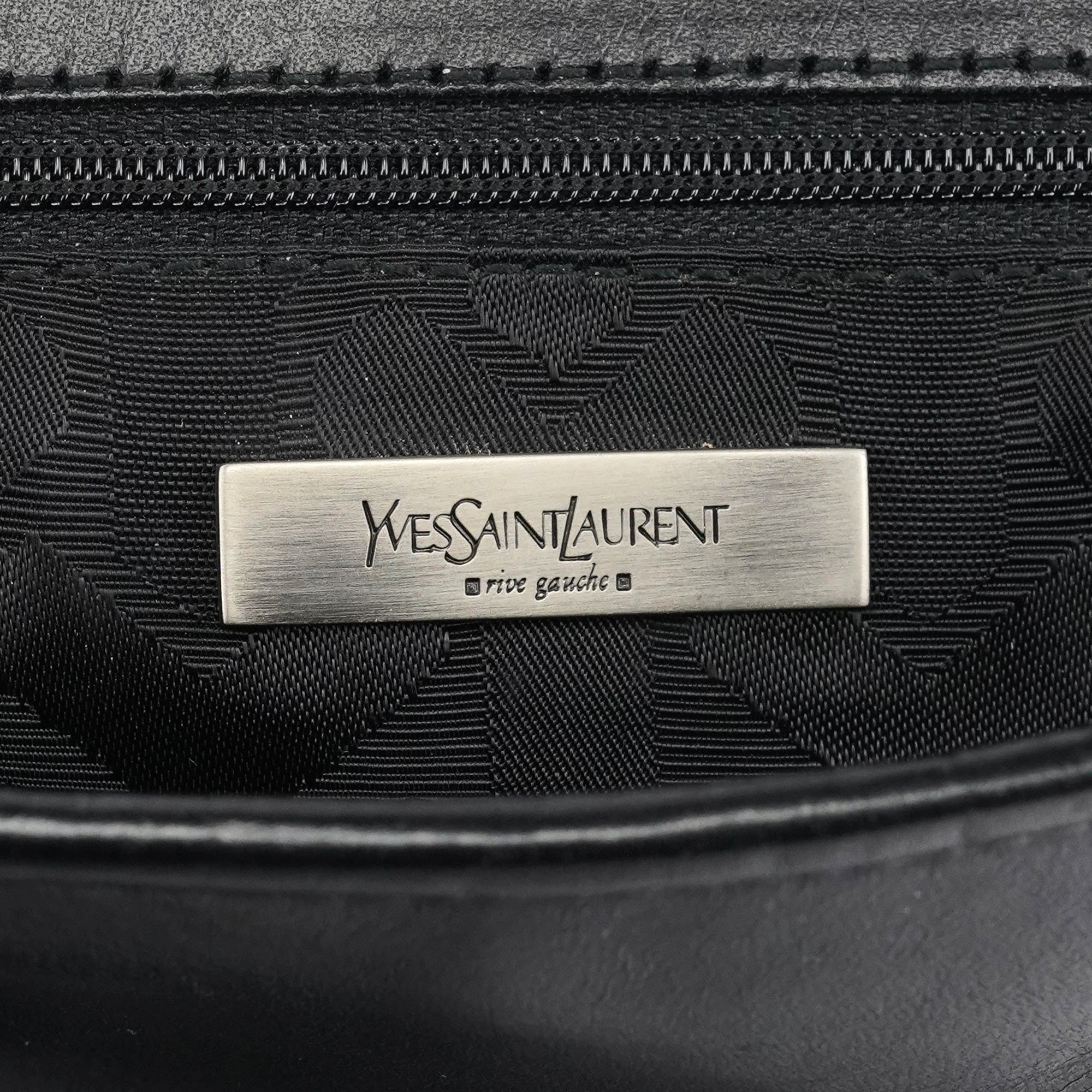 Yves Saint Laurent Borsa a tracolla Belt in pelle di vitello nera