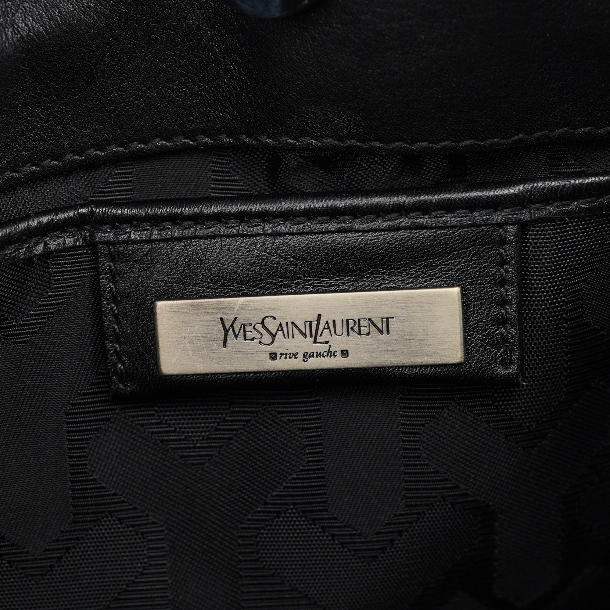 Yves Saint Laurent Borsa a spalla con nappe in pelle di vitello nera