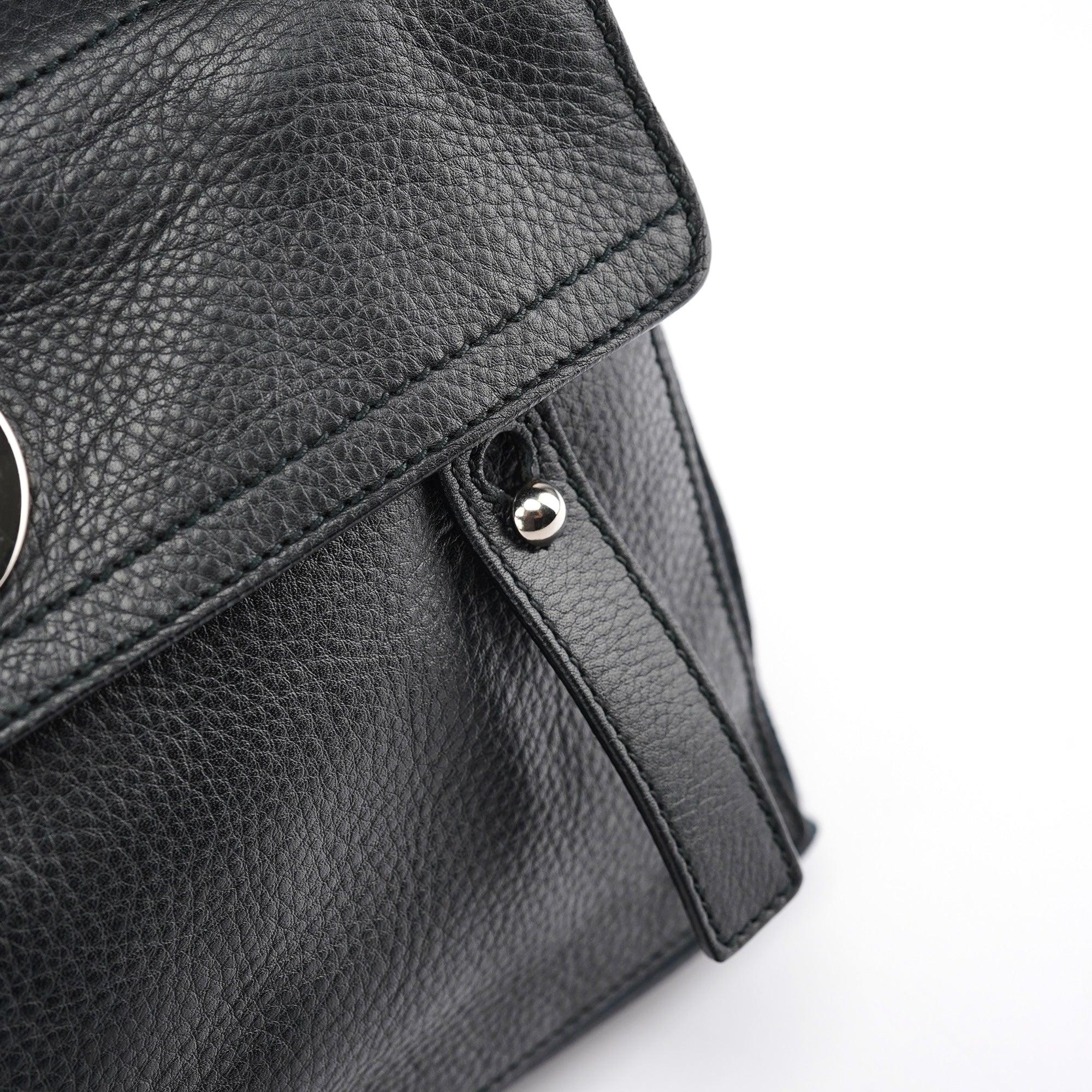 Yves Saint Laurent Sac deux portés Muse Two en cuir noir