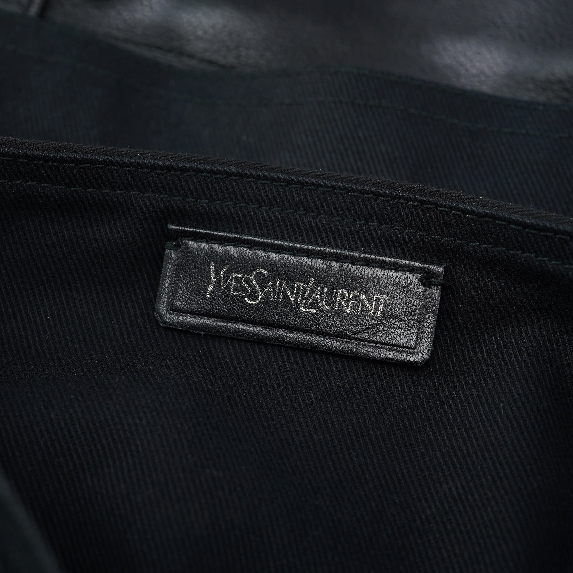 Yves Saint Laurent Muse Two Tasche aus schwarzem Leder