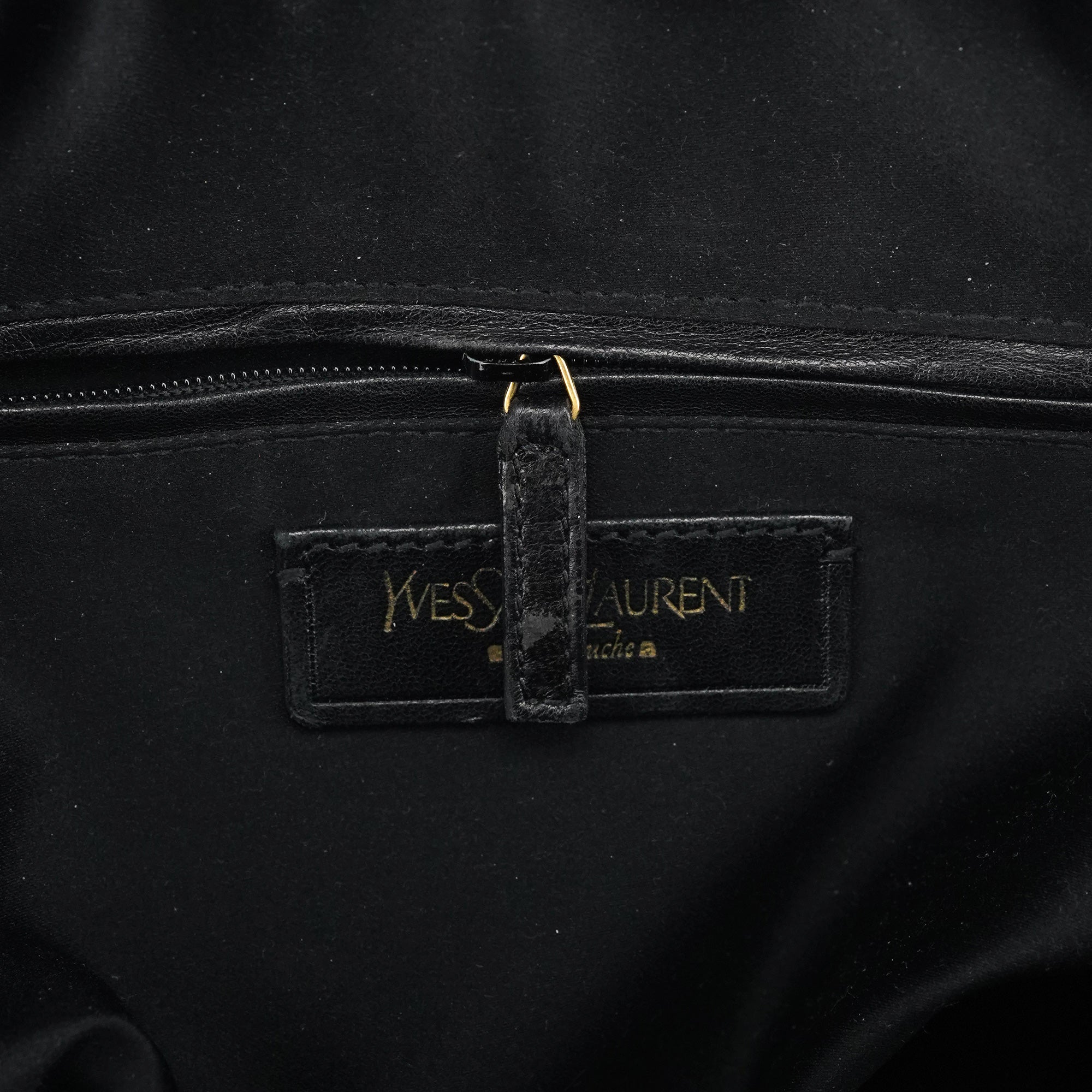 Yves Saint Laurent Sac cabas Muse en cuir verni noir