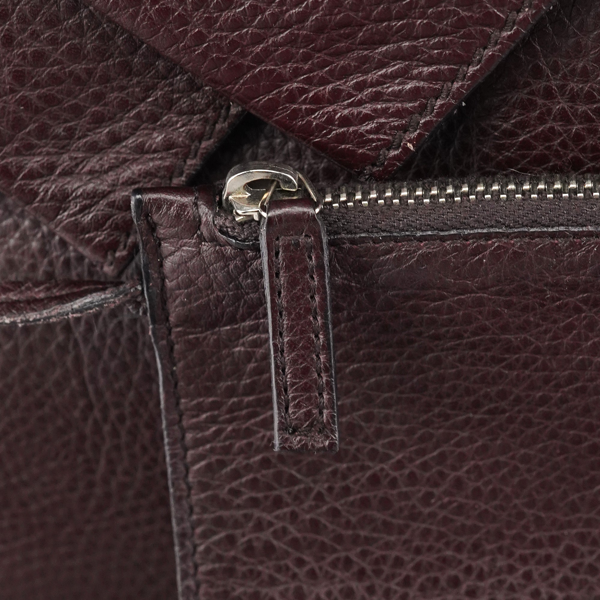 Yves Saint Laurent Sac cabas à nœuds en cuir violet foncé