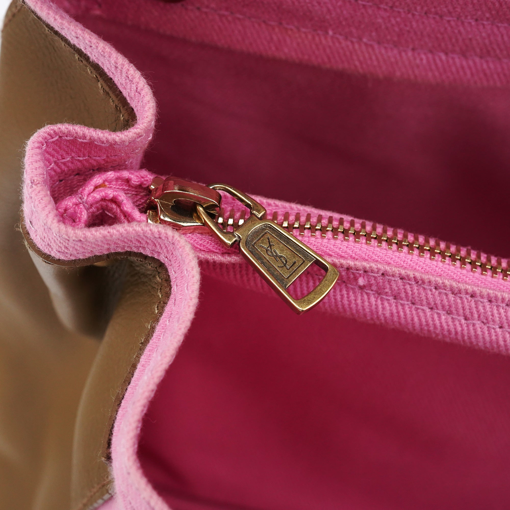 Yves Saint Laurent Muse Two 2-Way Tasche aus Leder in Oliv und Rosa